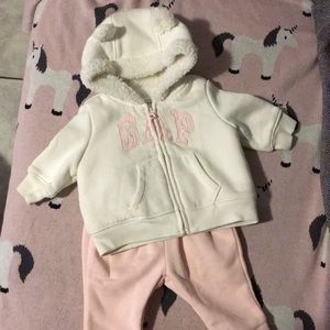 Baby GAP 2 piece